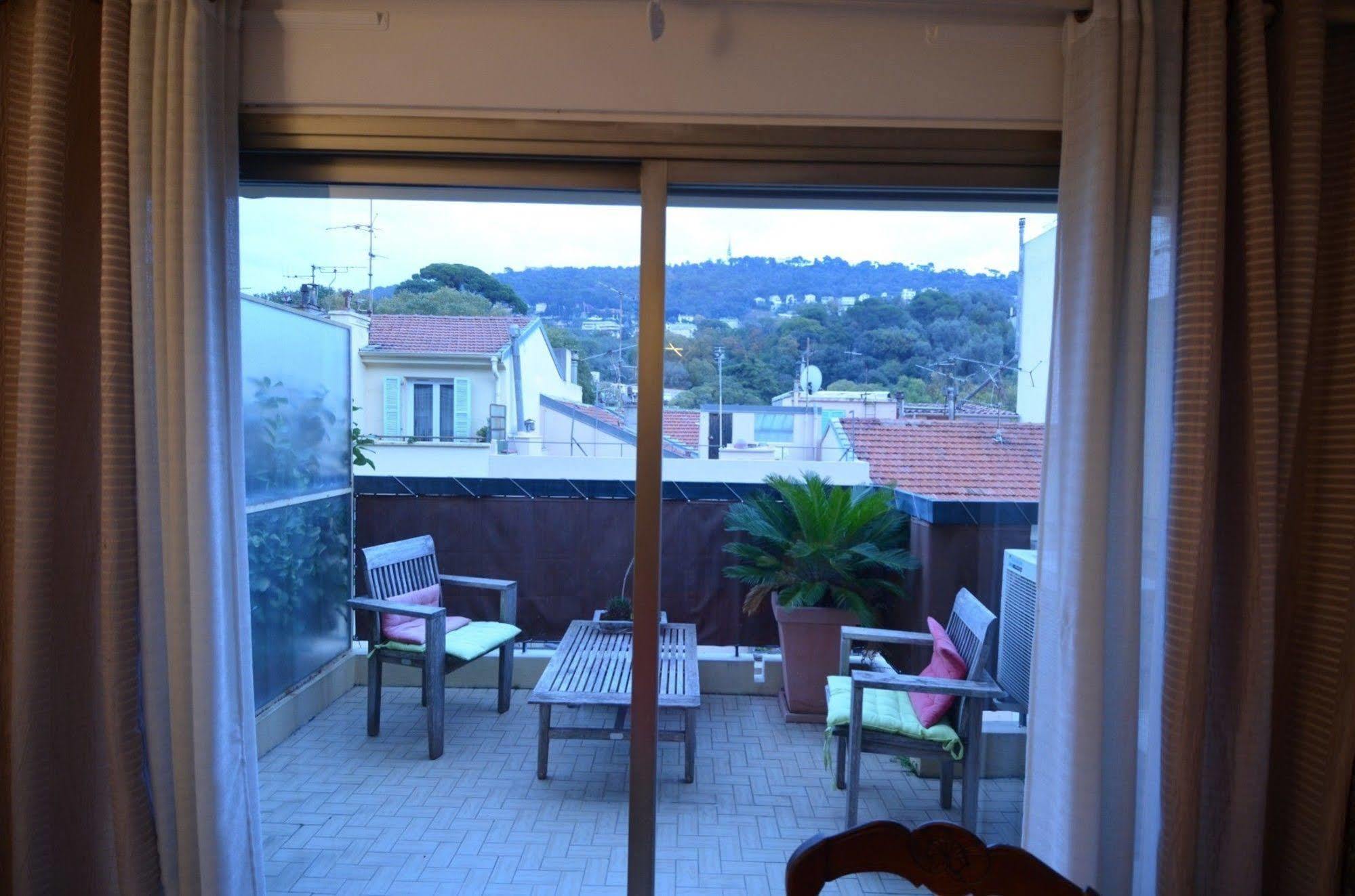 Appartement 6 Personnes Avec Terrasse Le Port Ница Екстериор снимка